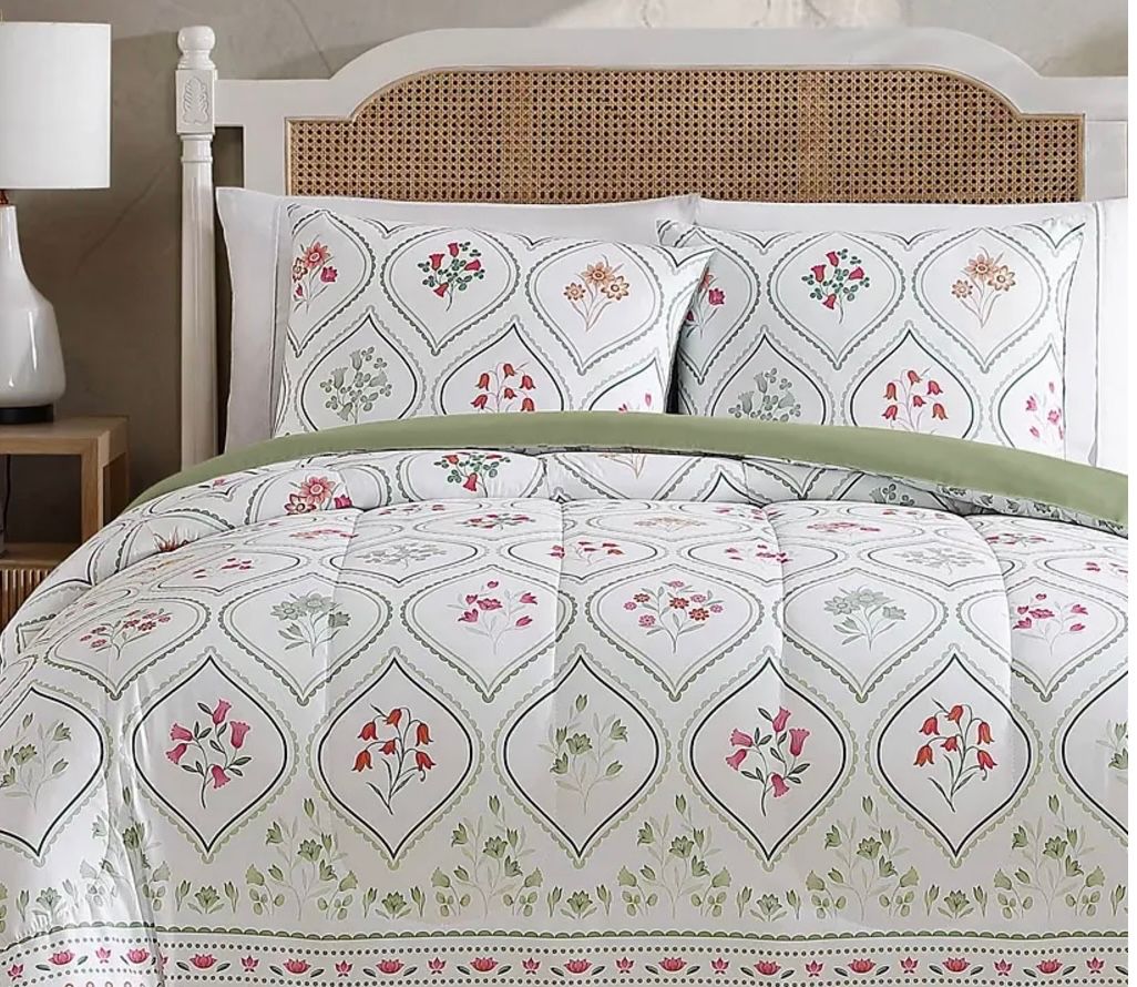 Converse: Extra 50% Off + Free Shipping