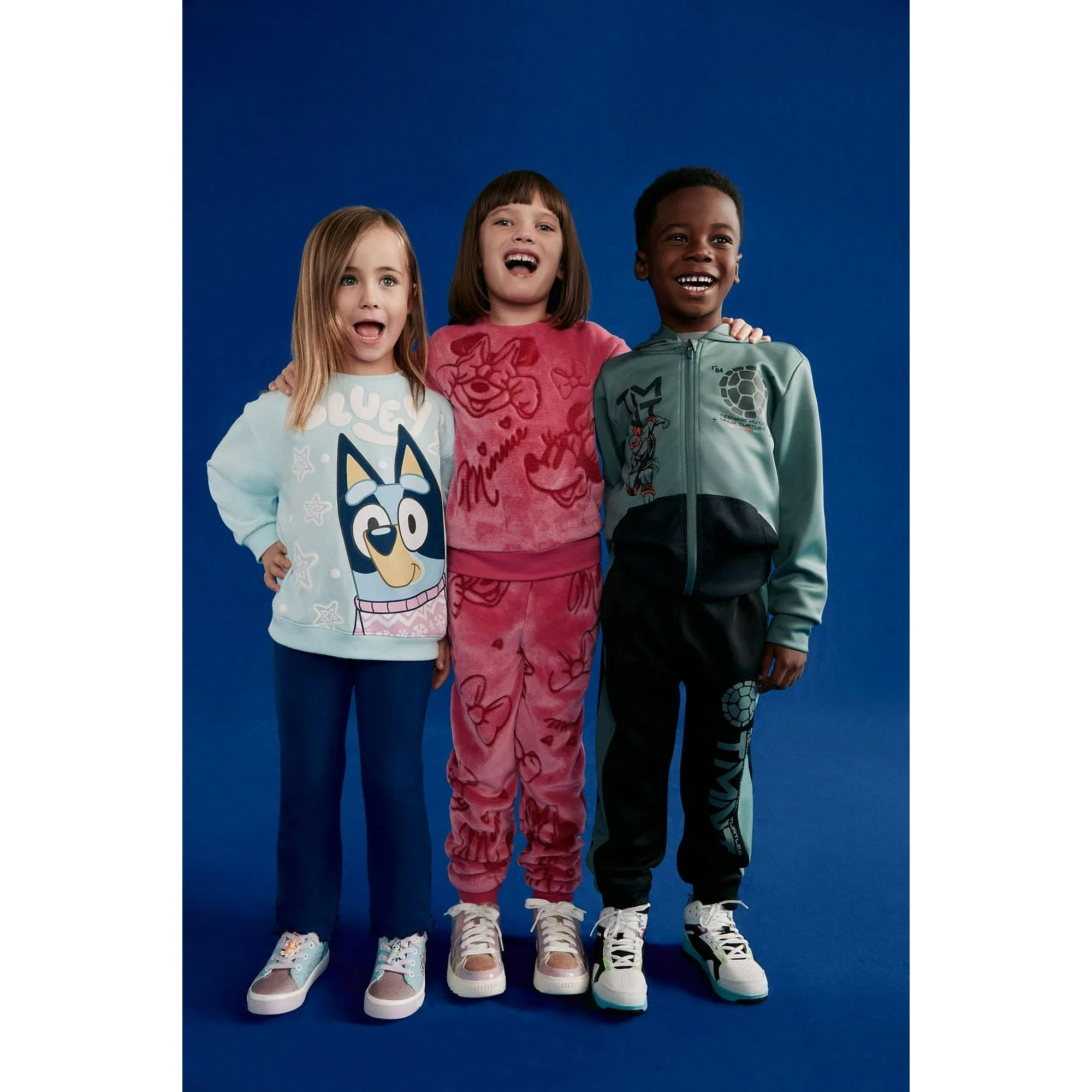 Lots of Kendra Scott jewelry up to 70% off