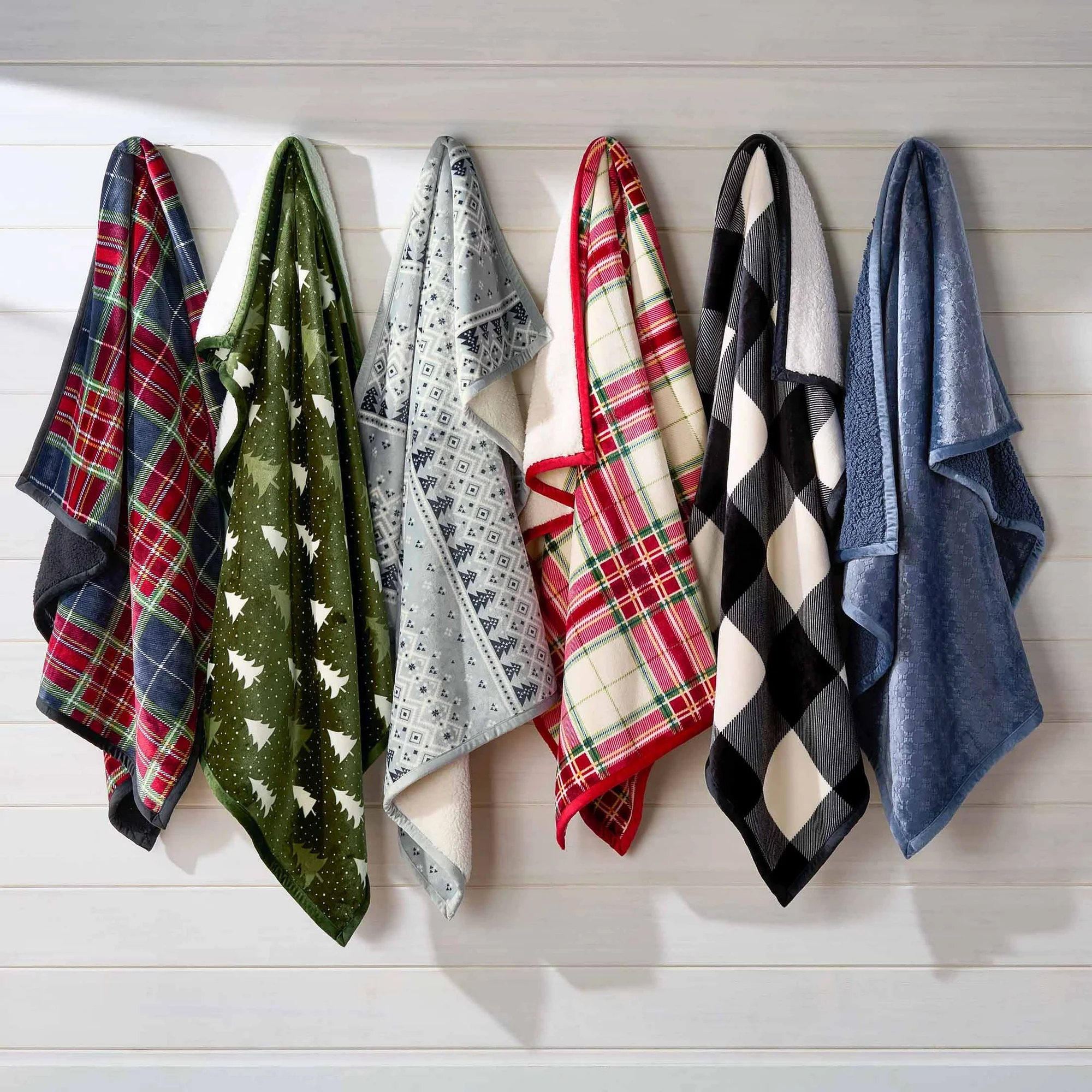 Better Homes & Gardens Printed VelvetLoft Reverse Faux Shearling Adult Throw, 50” x 60”, Fair Isle Grey