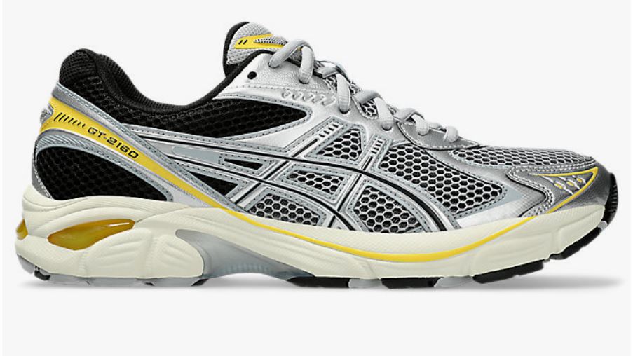 Inspired by the GT-2000 running shoe series in the 2010s.