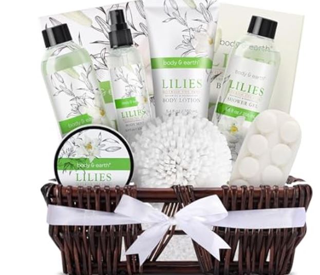 BODYEARTH Lily 10 Piece Spa Gift Basket