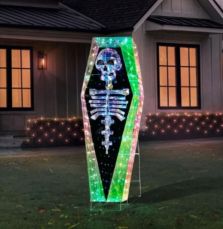 Member’s Mark 5′ Pre-Lit Prismatic Coffin