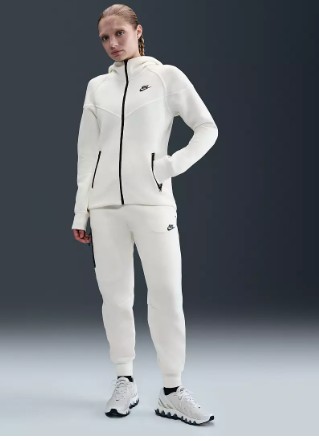 Nike Women’s Sportswear Tech Fleece Windrunner Full-Zip Hoodie