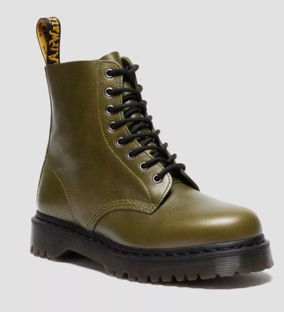 End of season sale up to 40% off: Dr. Martens