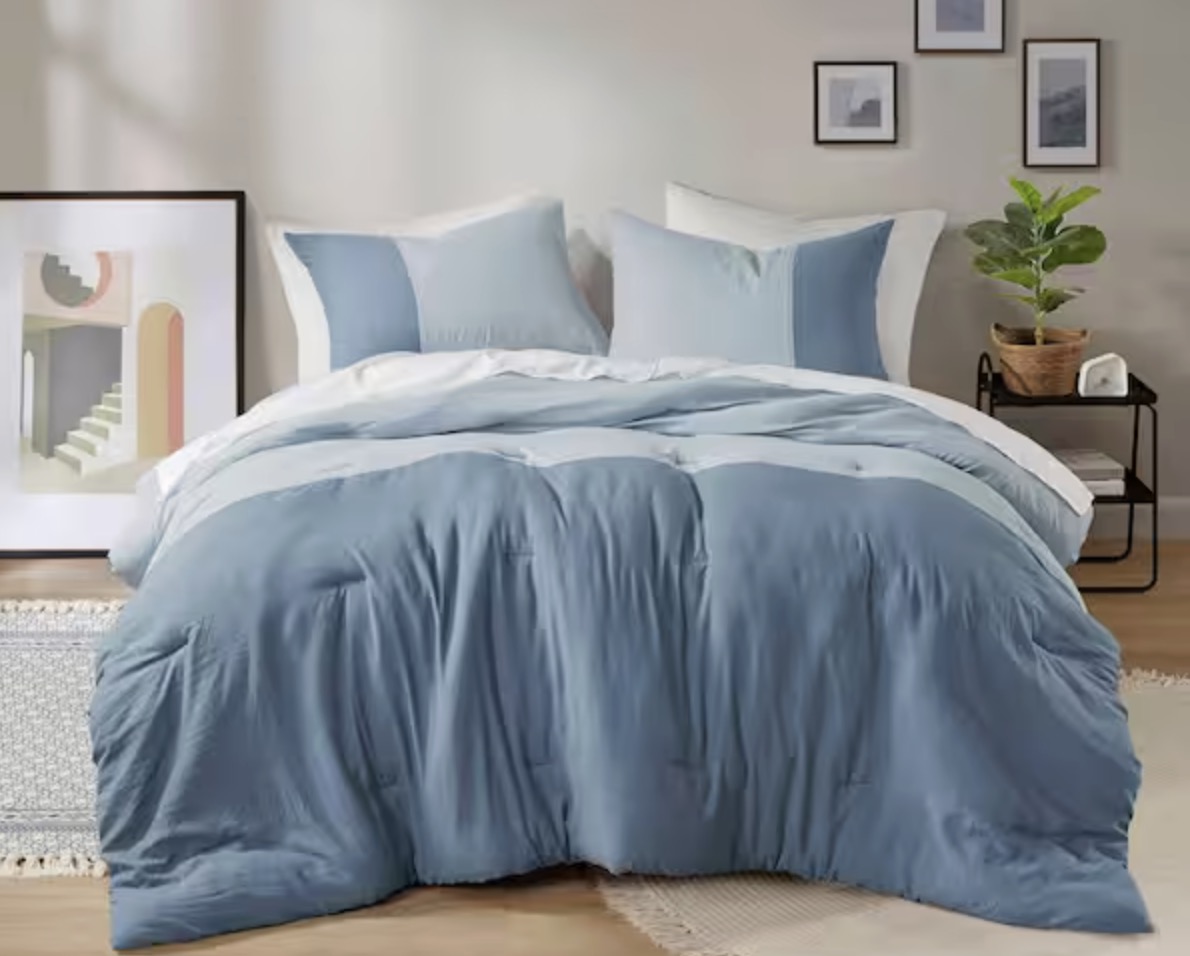 Miro 3‑Piece Blue Microfiber King/Cal King Comforter Set