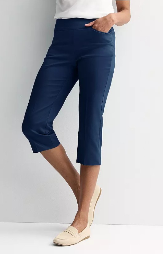 Petite Croft & Barrow® Effortless Pull-On Capris