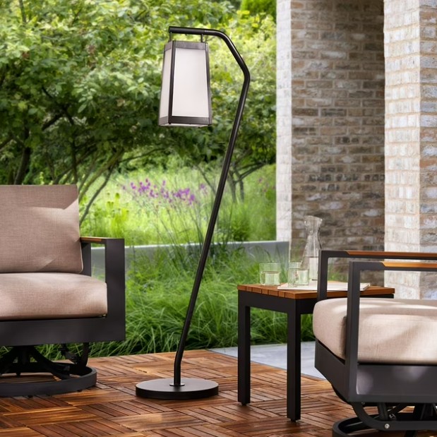 Member’s Mark Vista Standing Solar & USB Floor Lamp