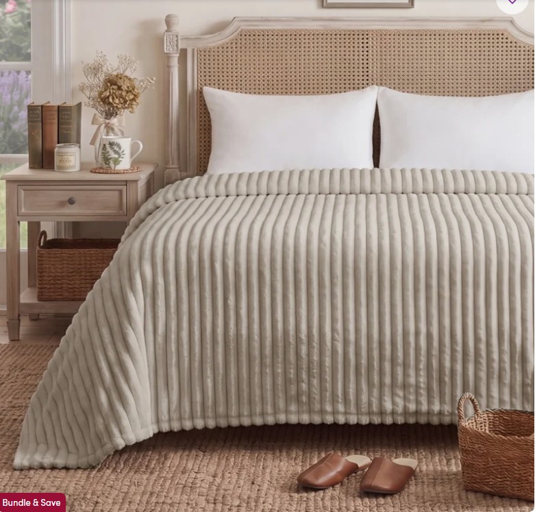 Bedsure Flannel Fleece Blanket for Girls, 300 GSM Soft and Cozy Blanket for Dorm & Home Decor, All-Season Gift