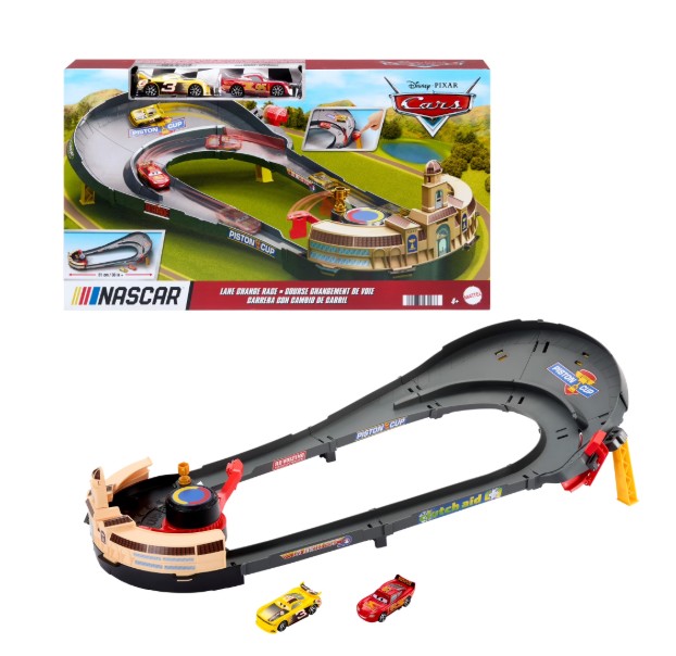 Disney and Pixar Cars NASCAR Lane Change Race Playset with 2 Toy Vehicles, Includes Lightning McQueen