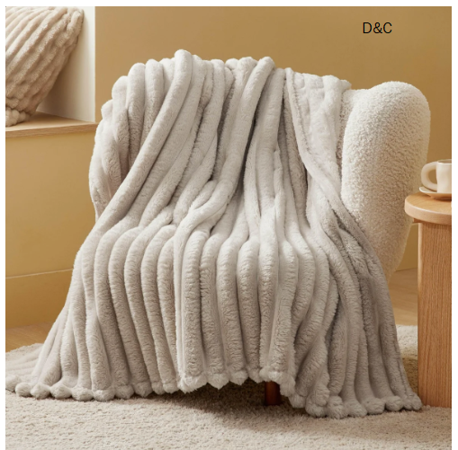 Bedsure Fleece Throw Blanket – Super Soft Cozy Throw for Dorm Bed & Couch – Natural (60×80) – Ideal Gift for College Students
