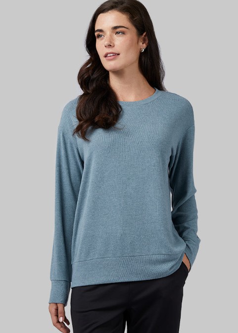 WOMEN’S SOFT SWEATER KNIT CREW TOP