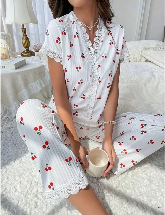 Women’s 2-Piece Lace Trim Print Pajama Set