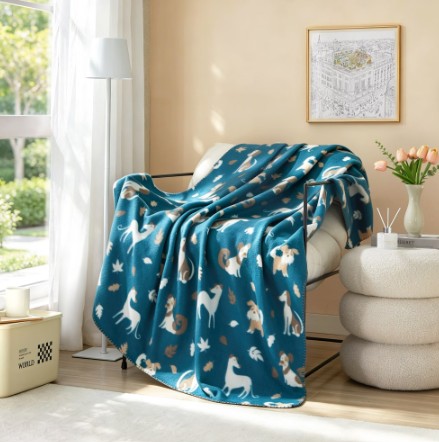 Mainstays Cozy Fleece Throw Blanket, Autumn Dogs, 50 in x 60 in